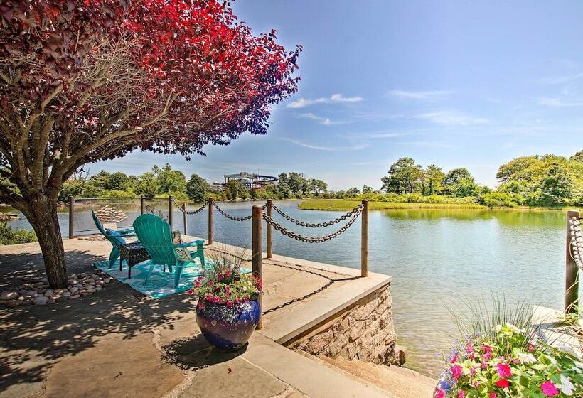 Deluxe Waterford Home W/ Views, Outdoor Bar & More