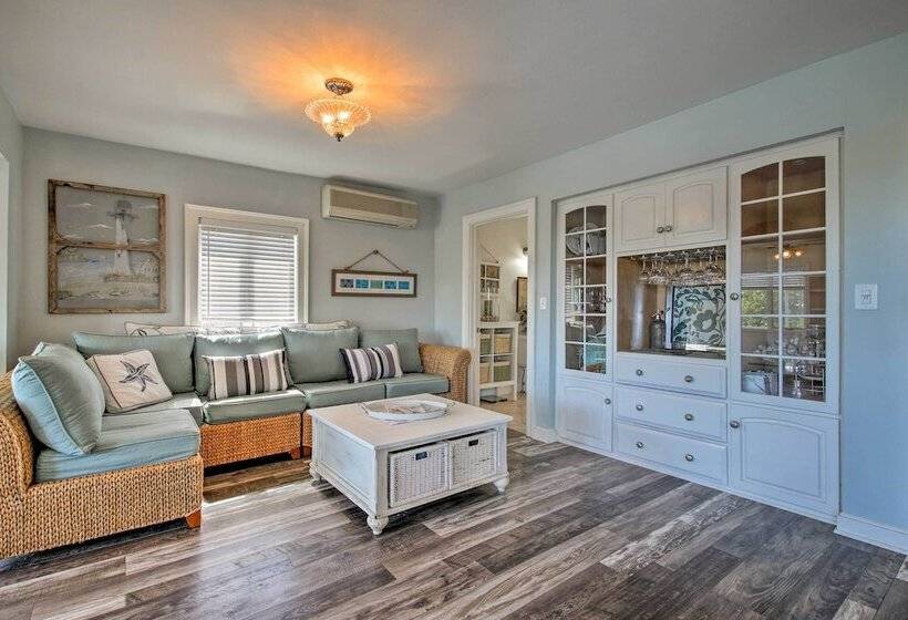 Deluxe Waterford Home W/ Views, Outdoor Bar & More