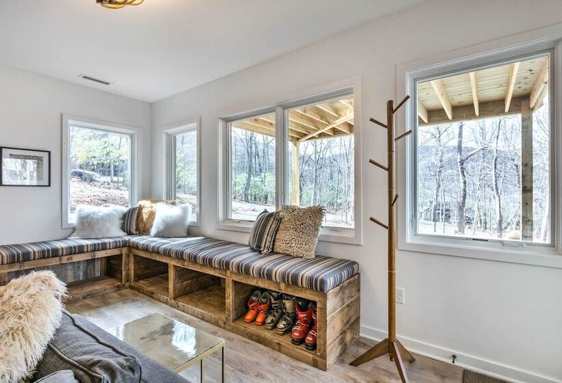 Designer Home W/ Fire Pit ~ 70 Steps To Slopes!