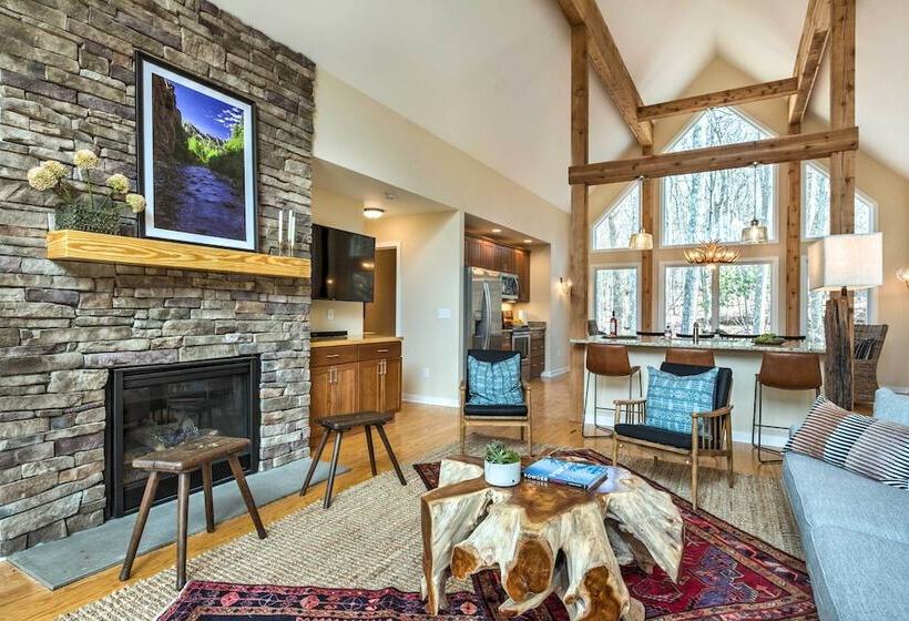 Designer Home W/ Fire Pit ~ 70 Steps To Slopes!