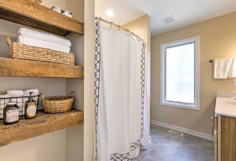 Designer Home W/ Fire Pit ~ 70 Steps To Slopes!