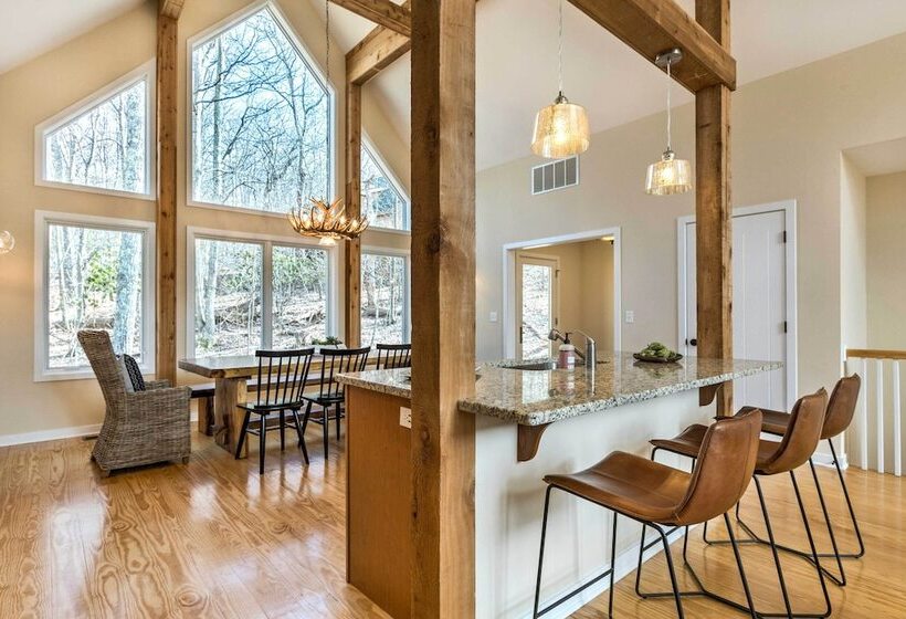 Designer Home W/ Fire Pit ~ 70 Steps To Slopes!