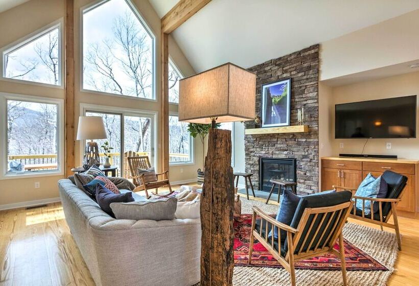Designer Home W/ Fire Pit ~ 70 Steps To Slopes!