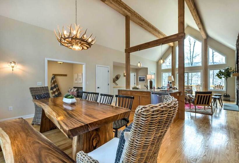 Designer Home W/ Fire Pit ~ 70 Steps To Slopes!