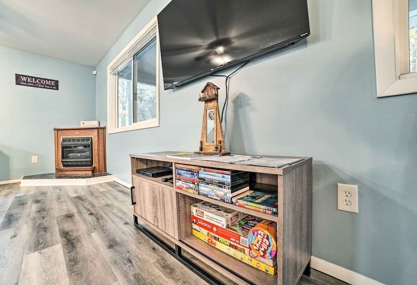 Dog Friendly Harrison Retreat W/ Grill & Fire Pit!