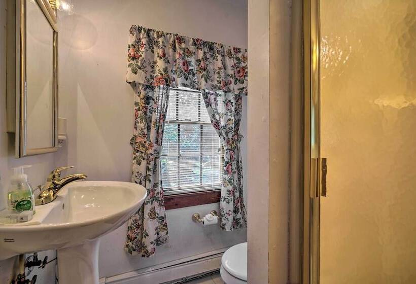 Dog Friendly Waretown Home W/ Furnished Deck!