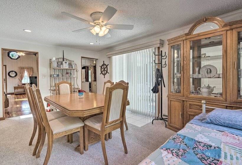 Dog Friendly Waretown Home W/ Furnished Deck!