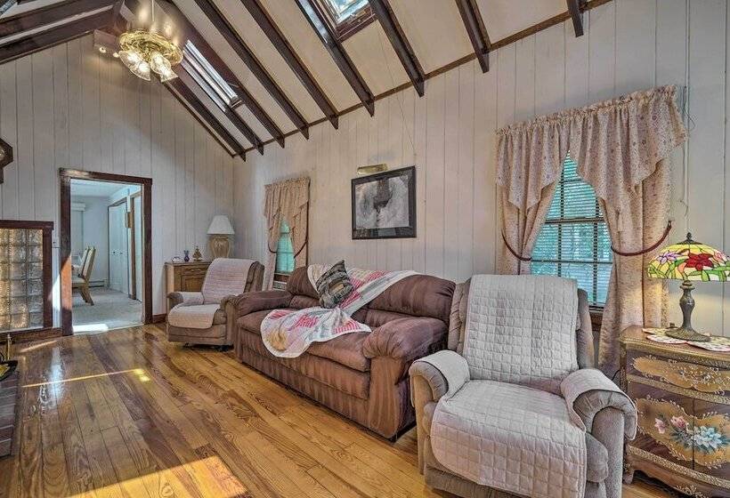 Dog Friendly Waretown Home W/ Furnished Deck!