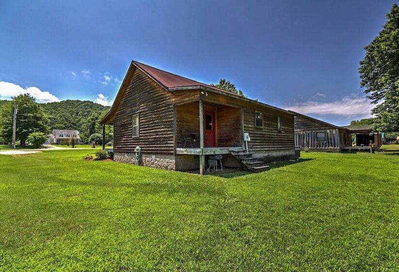 Dream Valley Mountain View Cabin W/ Covered Porch!