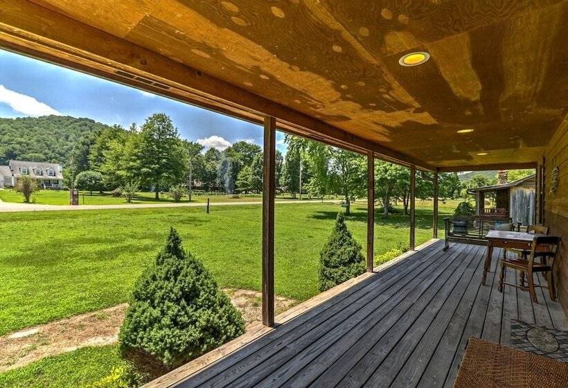 Dream Valley Mountain View Cabin W/ Covered Porch!