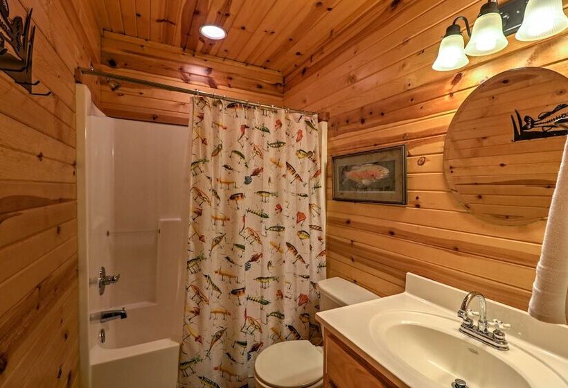 Dream Valley Mountain View Cabin W/ Covered Porch!