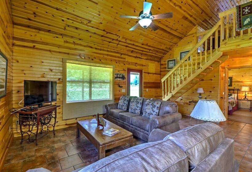 Dream Valley Mountain View Cabin W/ Covered Porch!