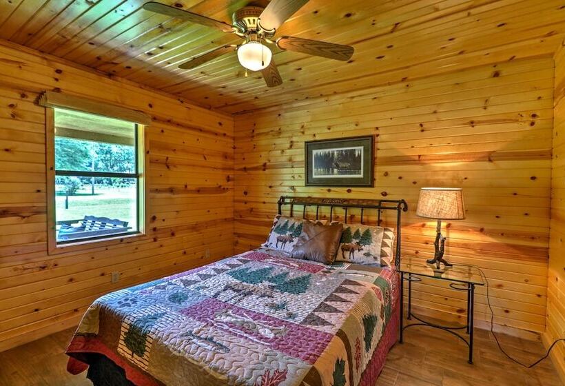 Dream Valley Mountain View Cabin W/ Covered Porch!