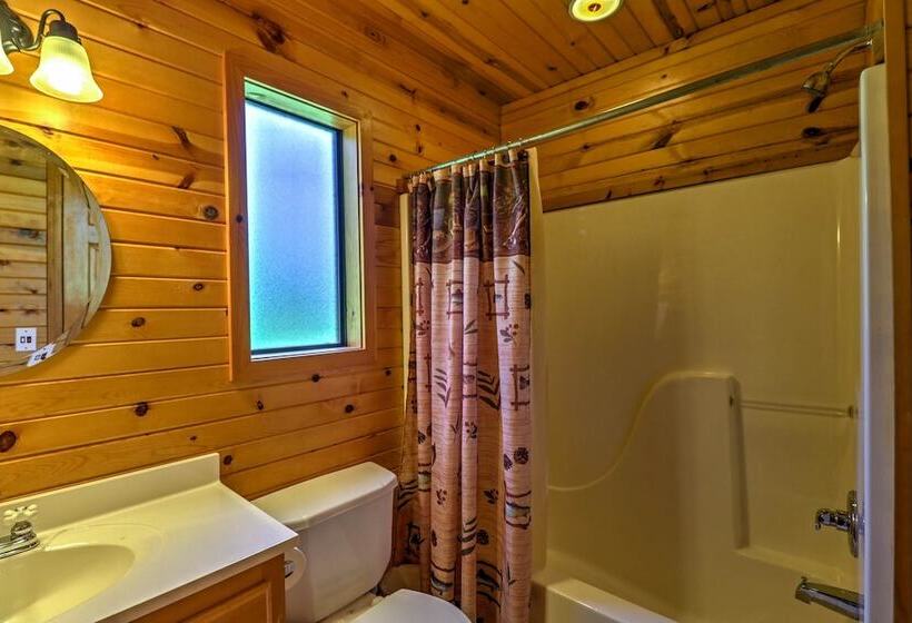 Dream Valley Mountain View Cabin W/ Covered Porch!