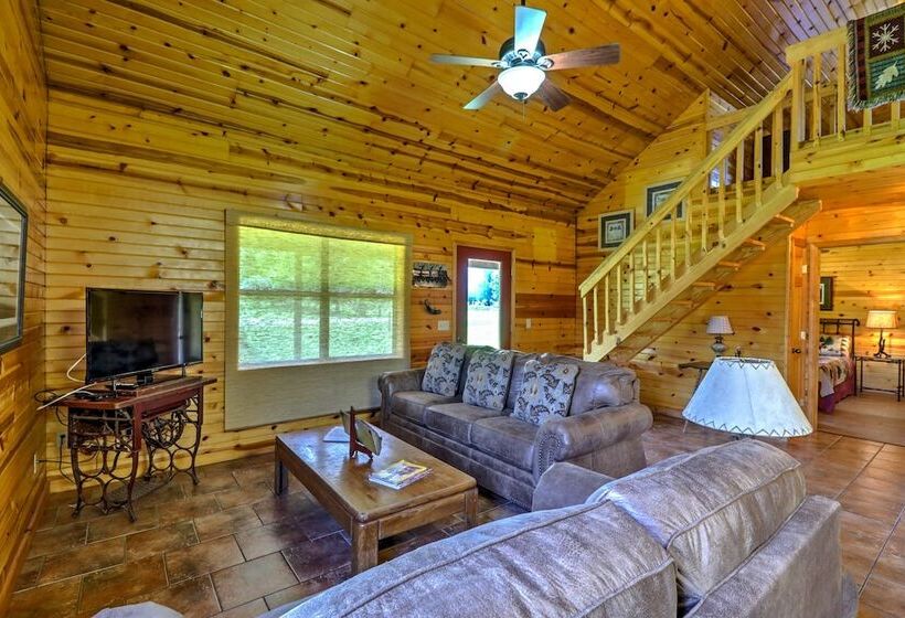 Dream Valley Mountain View Cabin W/ Covered Porch!