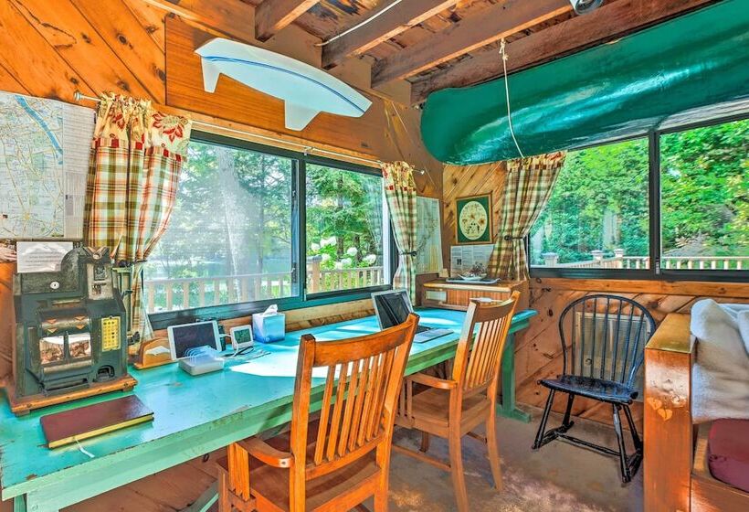 Dreamy Bucksport Hideaway On Freshwater Pond!
