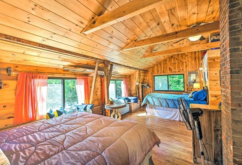 Dreamy Bucksport Hideaway On Freshwater Pond!