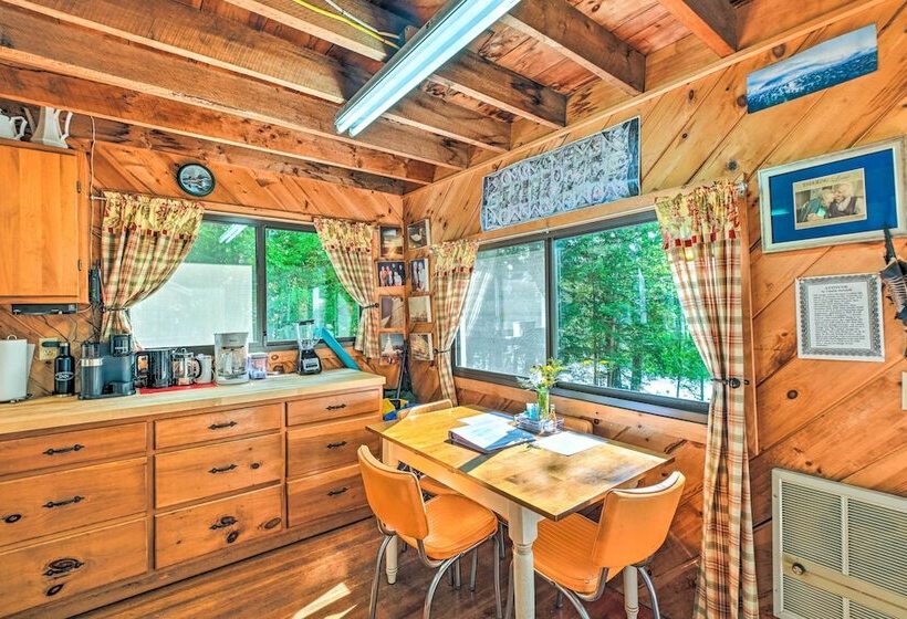 Dreamy Bucksport Hideaway On Freshwater Pond!