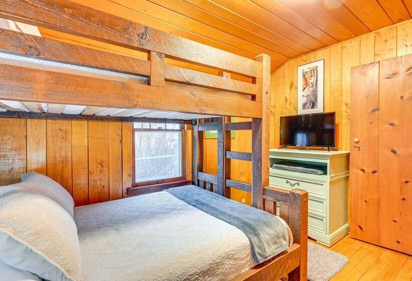 East Tawas Cabin W/ Deck, Backyard & Fire Pit!