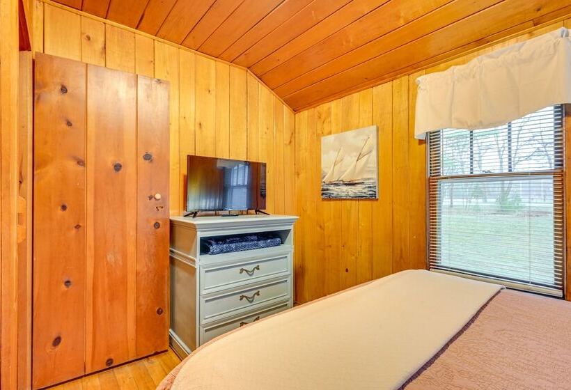 East Tawas Cabin W/ Deck, Backyard & Fire Pit!