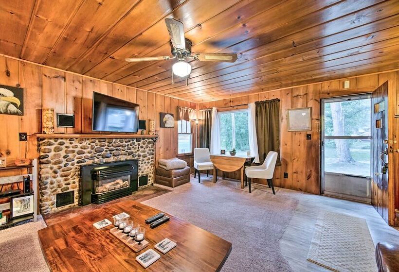 East Tawas Cabin W/ Deck, Backyard & Fire Pit!