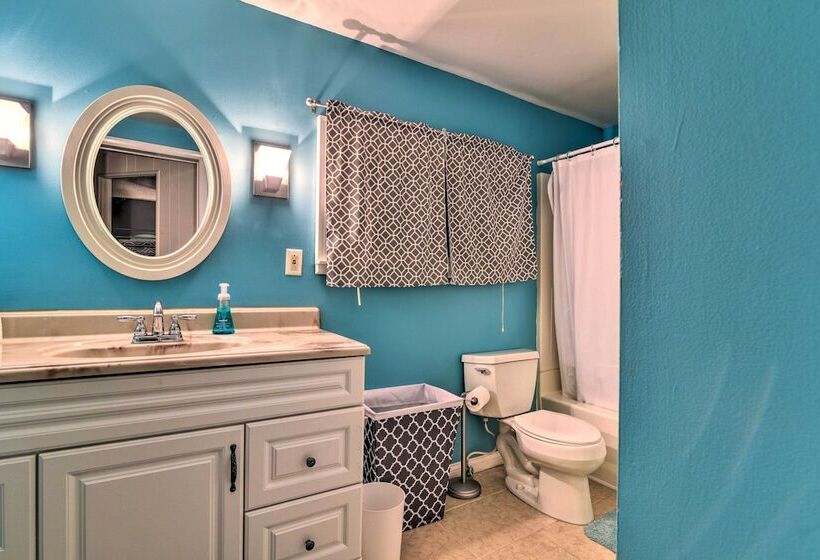 East Tawas Cabin W/ Lake Huron Access & Views