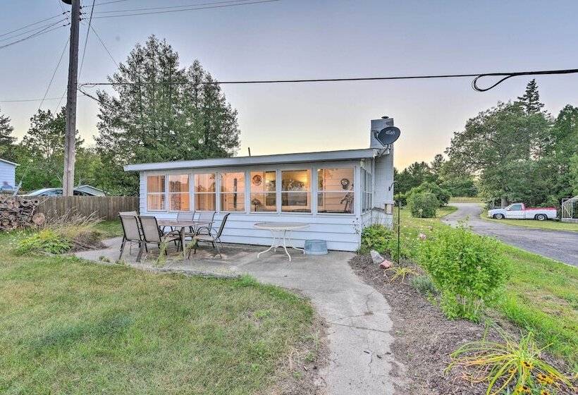 East Tawas Cabin W/ Lake Huron Access & Views
