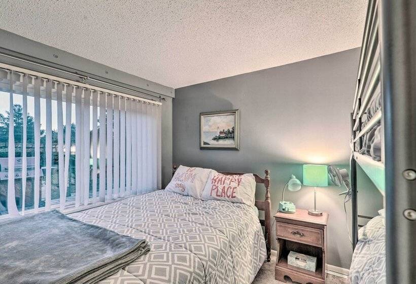 East Tawas Cabin W/ Lake Huron Access & Views