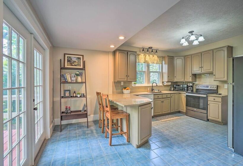 Elegant Charles Town Home: Grill, Walk Dtwn!