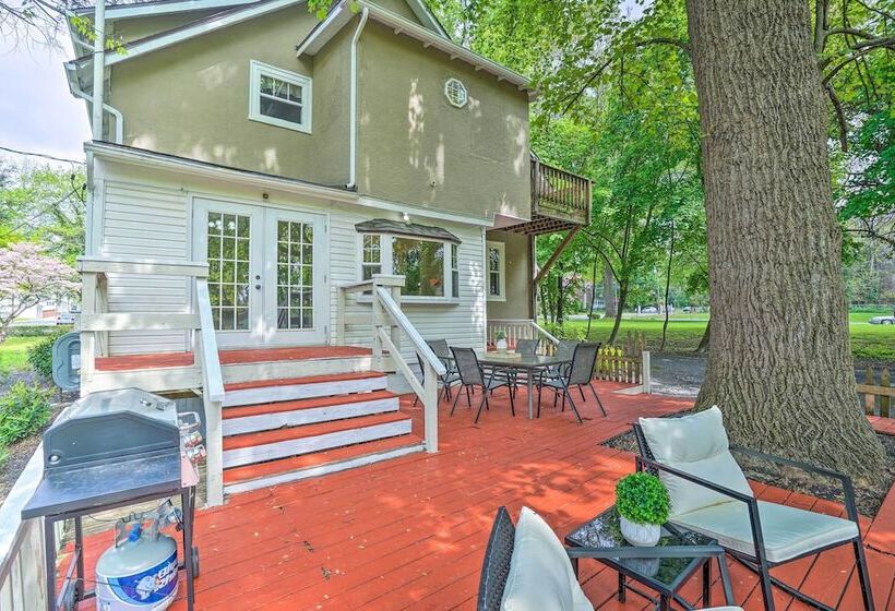 Elegant Charles Town Home: Grill, Walk Dtwn!