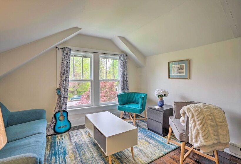 Elegant Charles Town Home: Grill, Walk Dtwn!