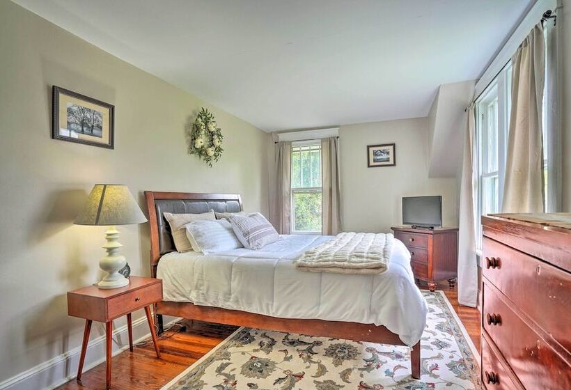 Elegant Charles Town Home: Grill, Walk Dtwn!