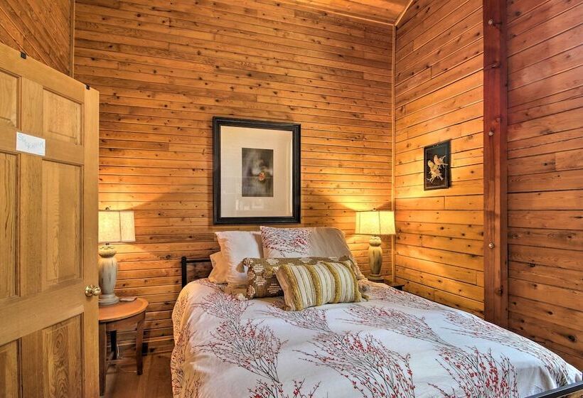 Elegant & Quiet Maine Escape W/ Sauna & Deck!