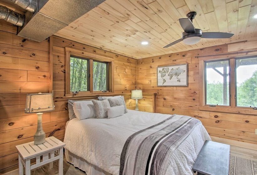 Elegant & Quiet Maine Escape W/ Sauna & Deck!