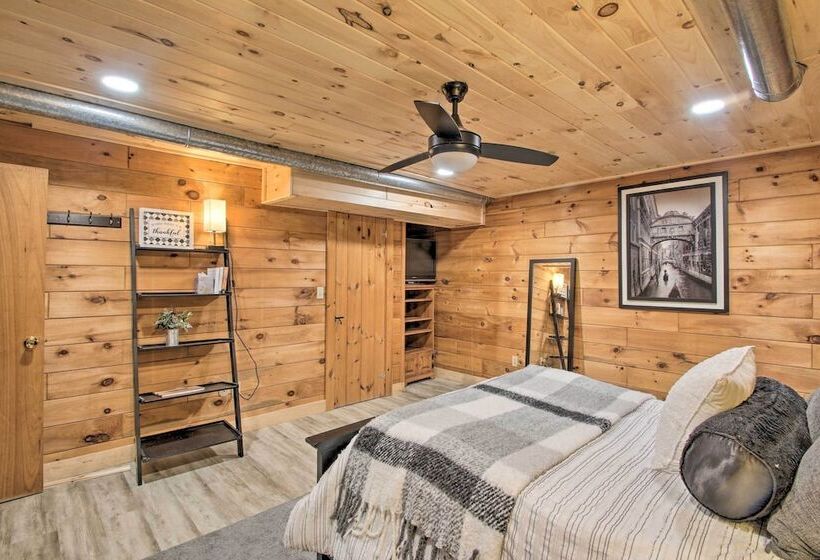 Elegant & Quiet Maine Escape W/ Sauna & Deck!