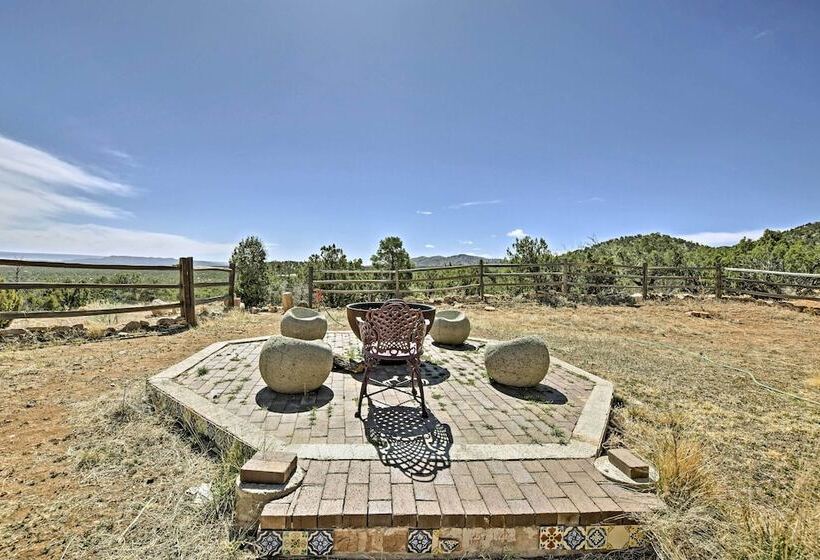 Charming Mountain Estate W/ Views + Fire Pit!