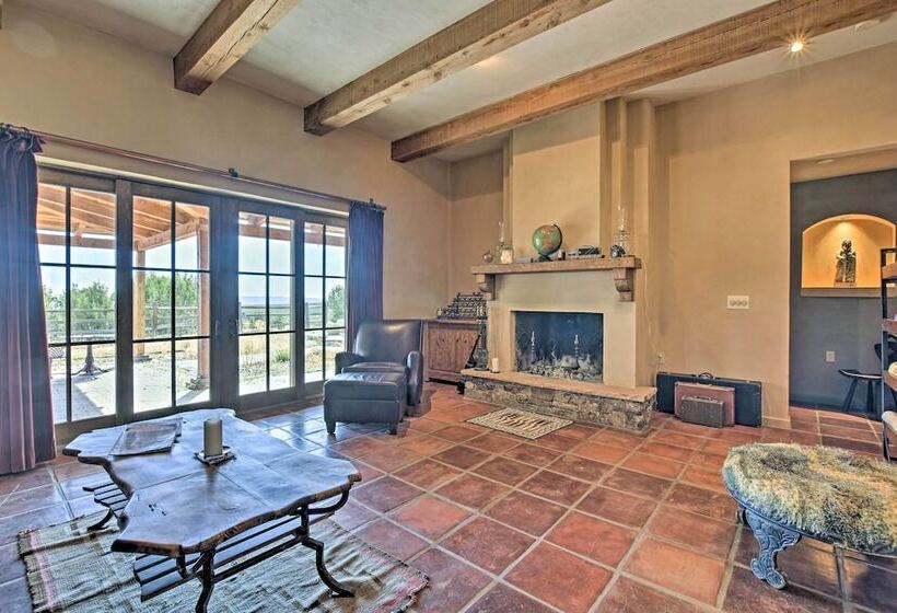 Charming Mountain Estate W/ Views + Fire Pit!