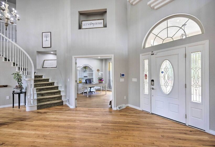 Estate W/ Indoor Pool & Decks ~ 25 Mi To Dtwn