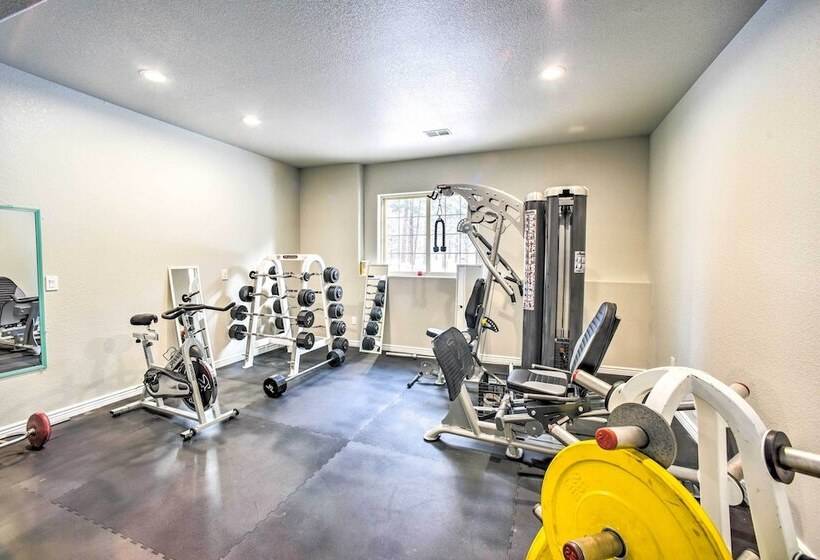 Estate W/ Indoor Pool & Decks ~ 25 Mi To Dtwn