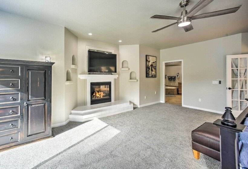 Estate W/ Indoor Pool & Decks ~ 25 Mi To Dtwn