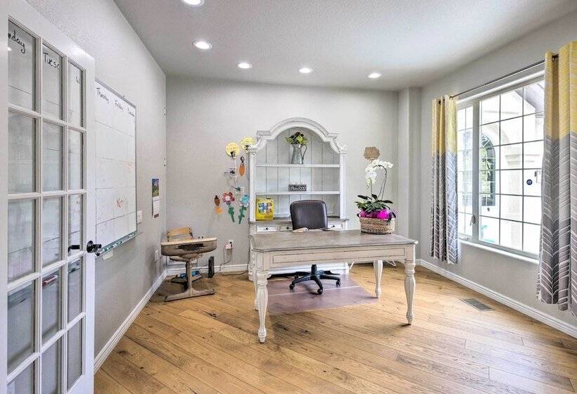 Estate W/ Indoor Pool & Decks ~ 25 Mi To Dtwn