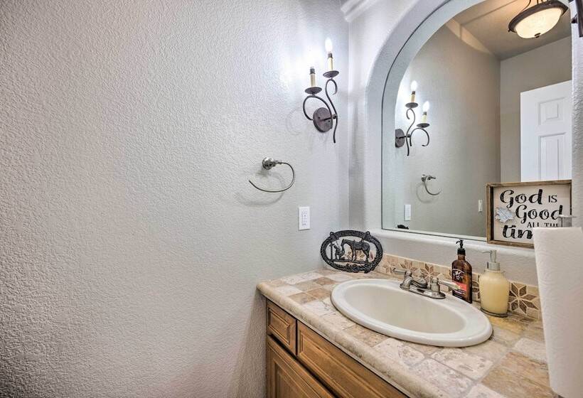 Estate W/ Indoor Pool & Decks ~ 25 Mi To Dtwn