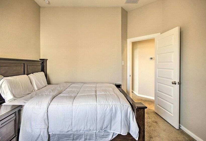 Exquisite Katy Retreat W/ Yard + Theater Room!