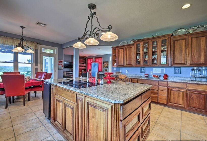 Extravagant 4,500 Sq Ft Home In Hill Country!