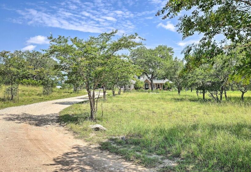 Extravagant 4,500 Sq Ft Home In Hill Country!