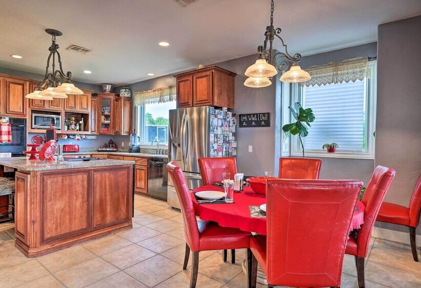 Extravagant 4,500 Sq Ft Home In Hill Country!