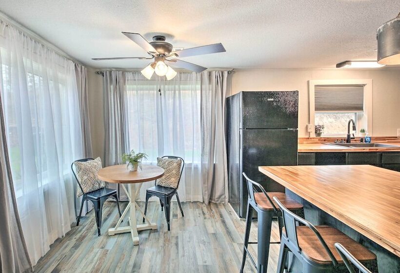 11 Mi To Lake Ouachita: Family Cabin W/ Yard