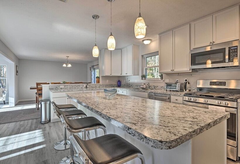 Family Friendly Arrowhead Lake Home W/ Kayak!