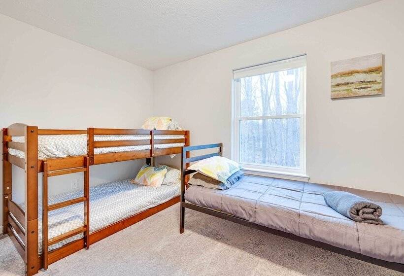 Family Friendly Arrowhead Lake Home W/ Kayak!