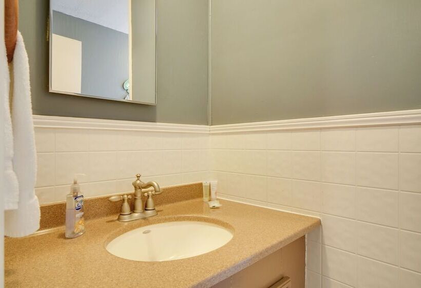 Lakefront Cabin In Dandridge W/ Fire Pit & Grill!